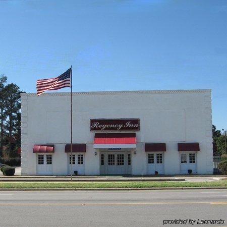 Regency Inn Fayetteville/Fort Bragg Exterior foto